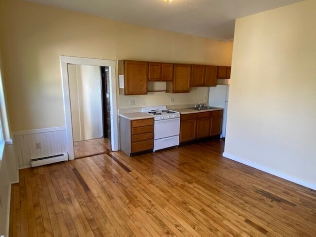 Building Photo - 79 Hawley St