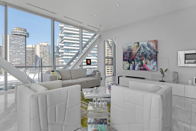 Building Photo - 39 Queens Quay E