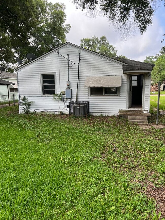 Foto del edificio - 2728 Hillcrest Ave