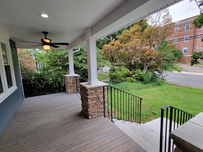 Foto del edificio - 1108 College Ave