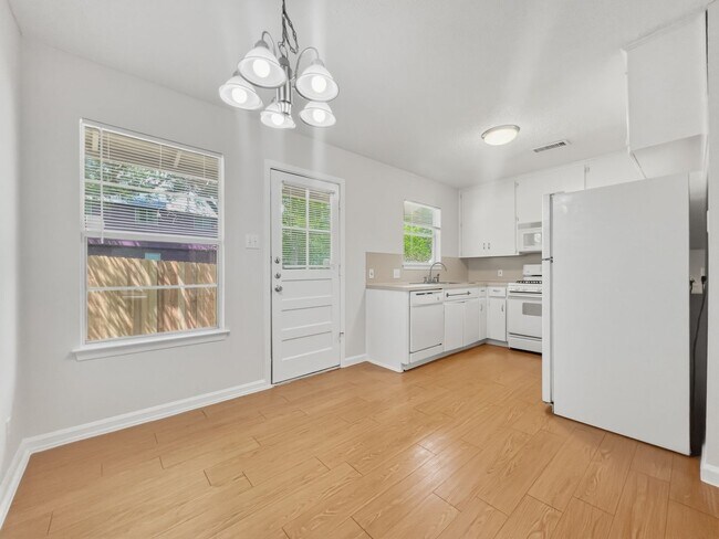 Foto del edificio - 3402 S Oak Dr