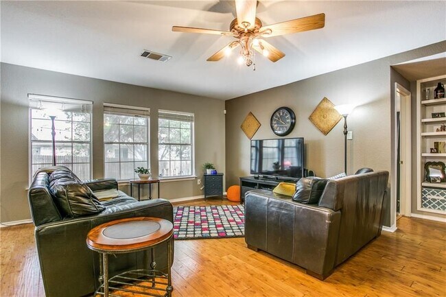 Foto del edificio - 11204 Blairview Ln