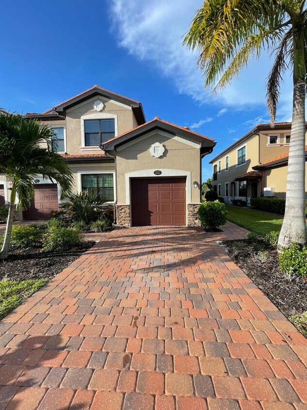 26123 Palace Ln, Bonita Springs, FL 34135 House Rental in Bonita