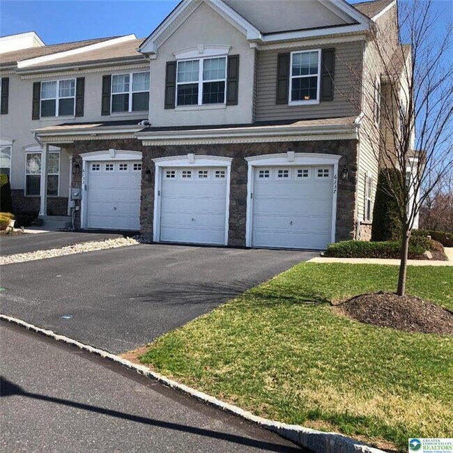 Foto del edificio - 6137 Valley Forge Dr