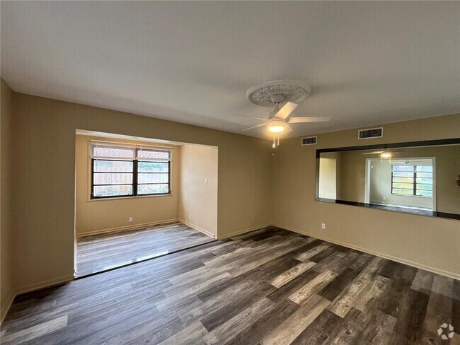 Building Photo - 1608 S 19th Ave