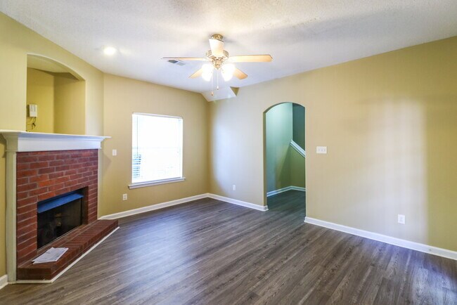 Building Photo - 10203 Sterling Ridge Dr