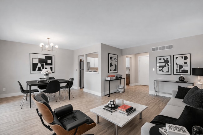 Foto del edificio - Rochester Club Apartments