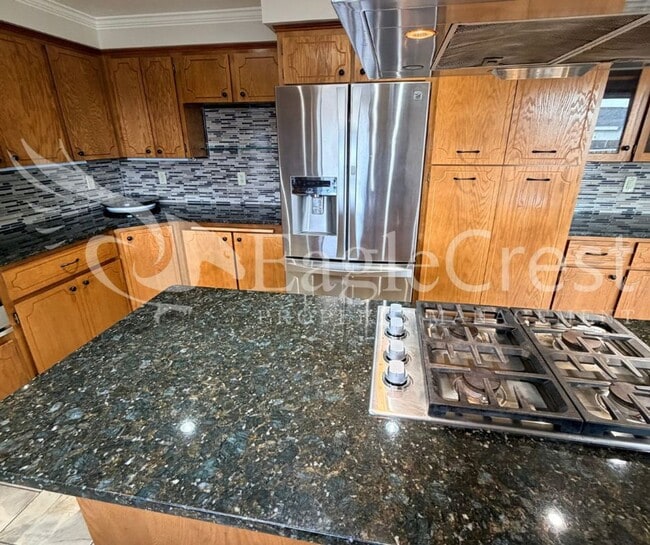 Foto del edificio - Thoughtfully Designed 3 Bedroom 2 bathroom Home with Open Kitchen and Private Deck