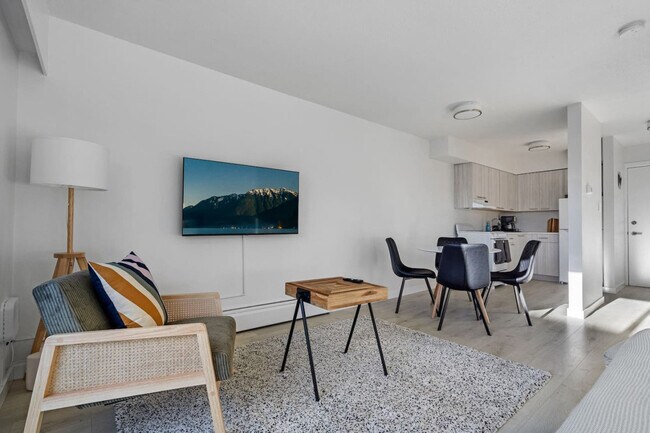 Photo du bâtiment - 1550 W 11th Ave