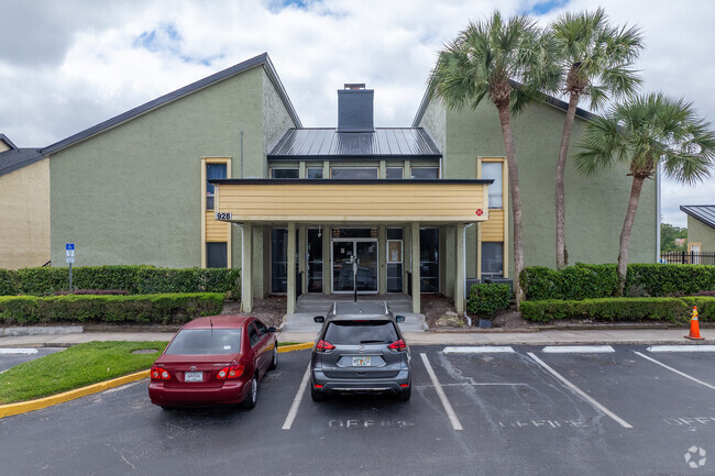 928 Lake Destiny Rd Altamonte Springs, FL 32714-6951 - Destiny Springs