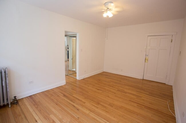 Interior Photo - Ellis Court