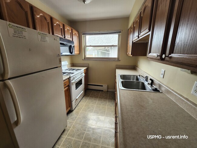 Foto del edificio - 3714 Drakewood Dr