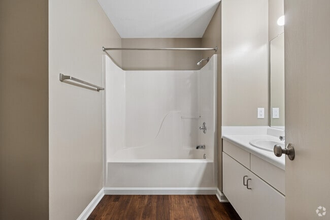 Fairway - 2BR, 2BA - 1,160SF - Primary Bathroom - Windemere at Tallgrass