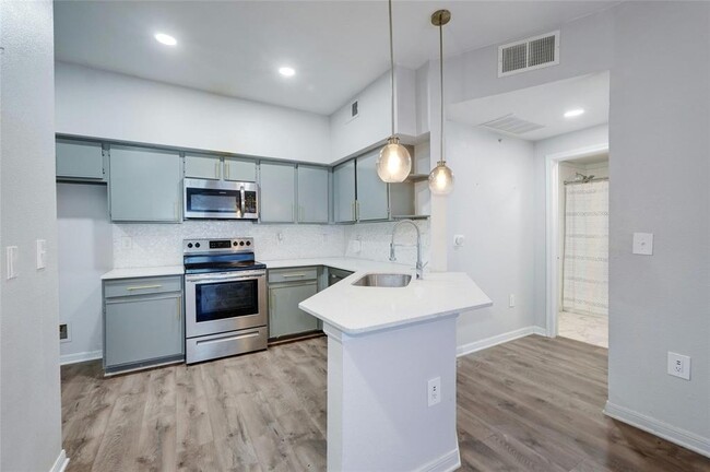 Building Photo - 2320 Gracy Farms Ln