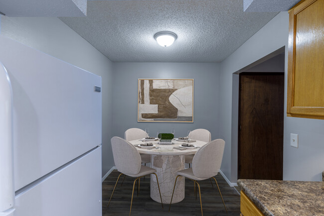 Realizada Cocina - Eagle Ridge Apartments