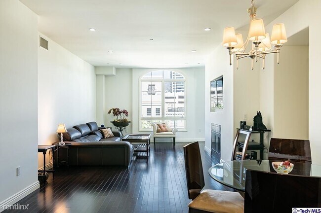 Foto del edificio - 2 br, 2.5 bath Condo - 607 Caruso Ave