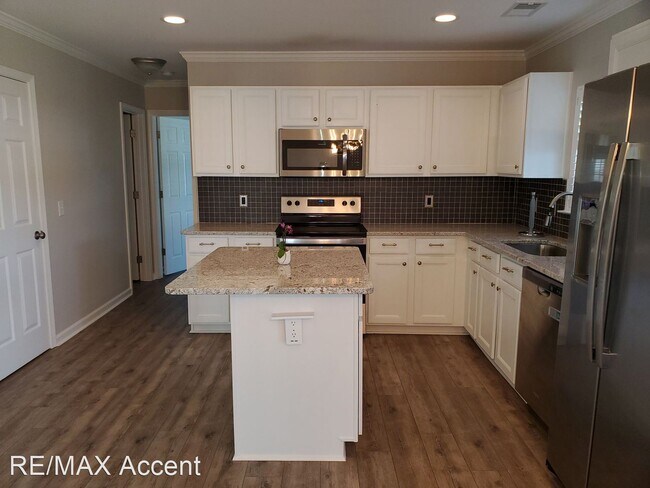 Foto del edificio - 4 br, 3 bath House - 15 Briarcliff Way