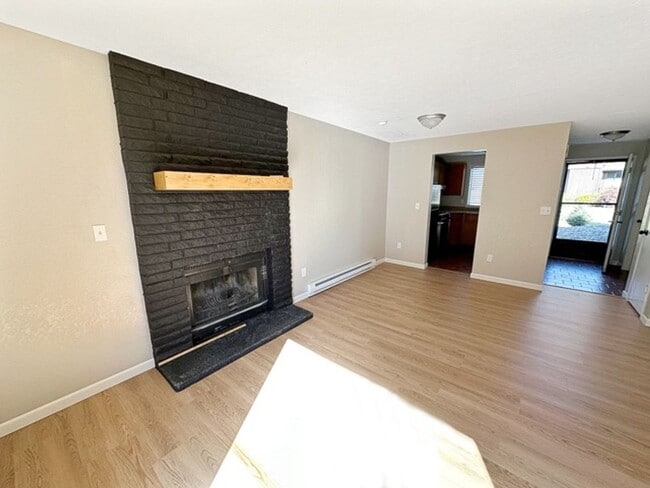 Building Photo - Cheney Condo
