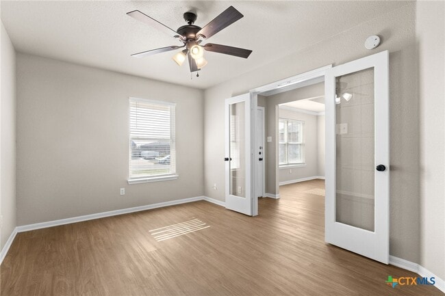Foto del edificio - 4209 Paintbrush Dr