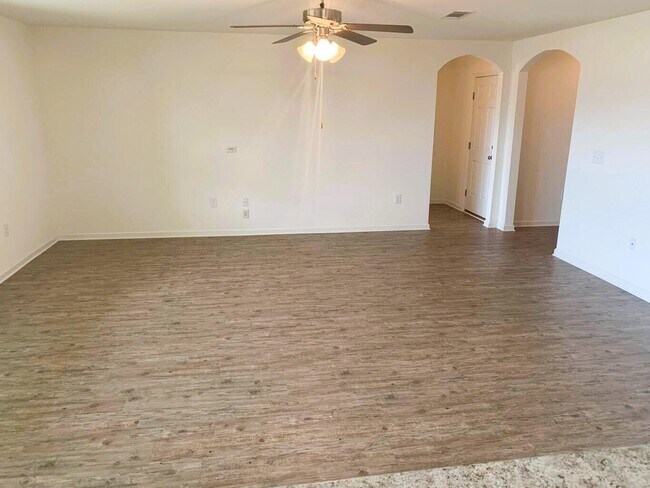 Foto del edificio - 4924 Kensington Ln