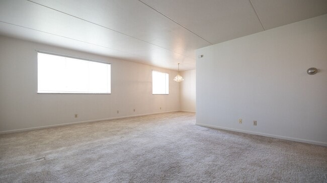 Interior Photo - Craigdell Gardens