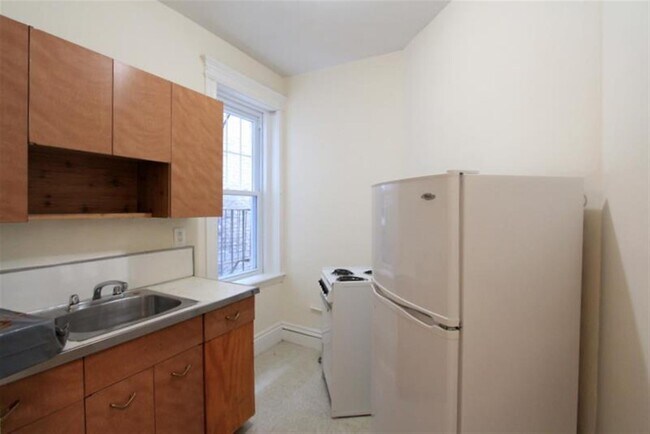 Building Photo - 25 Park Dr