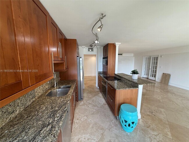 Foto del edificio - 18181 NE 31st Ct