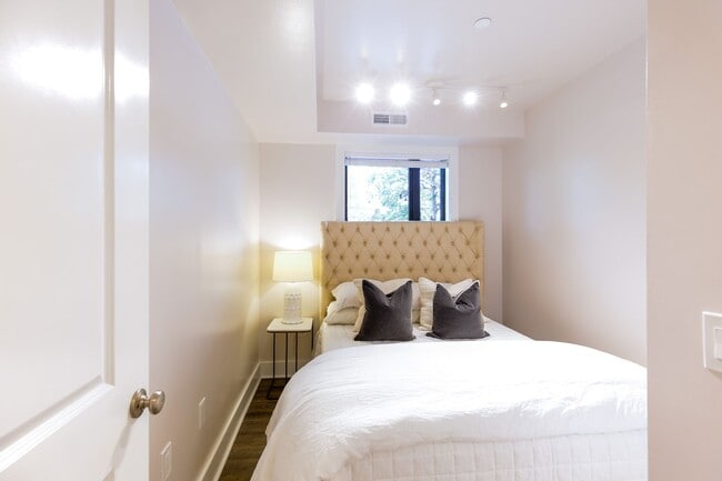 Building Photo - Parkside Living in Takoma Park – 1, 2 & 3 ...