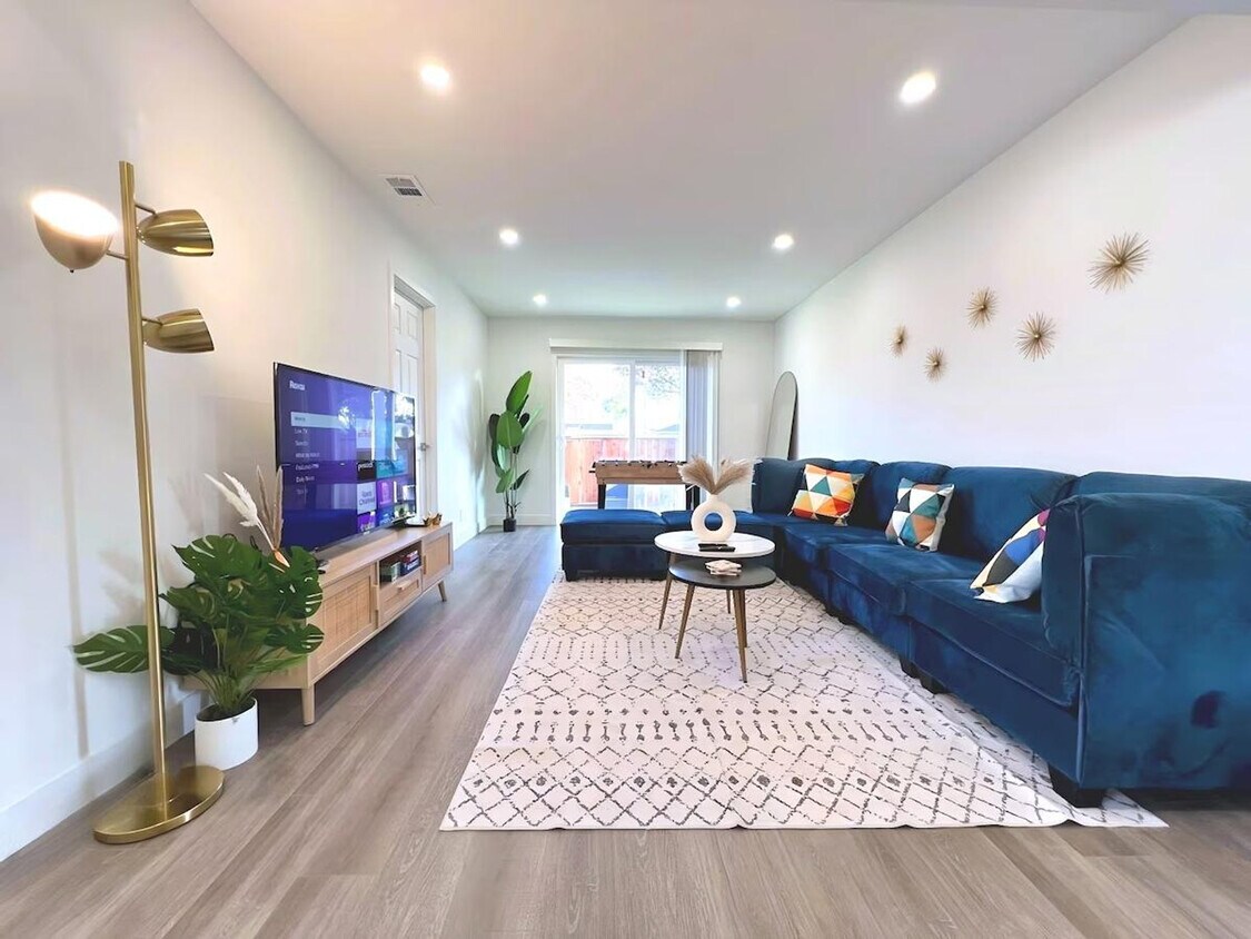 Foto principal - 4240 Camden Ave