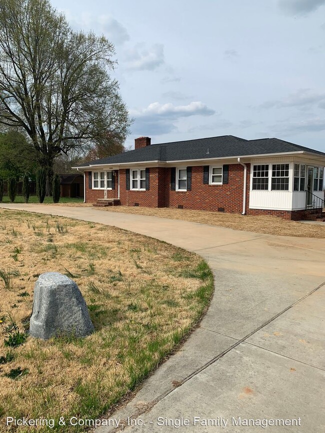 Building Photo - 3 br, 1 bath House - 4529 Pleasant Garden Rd