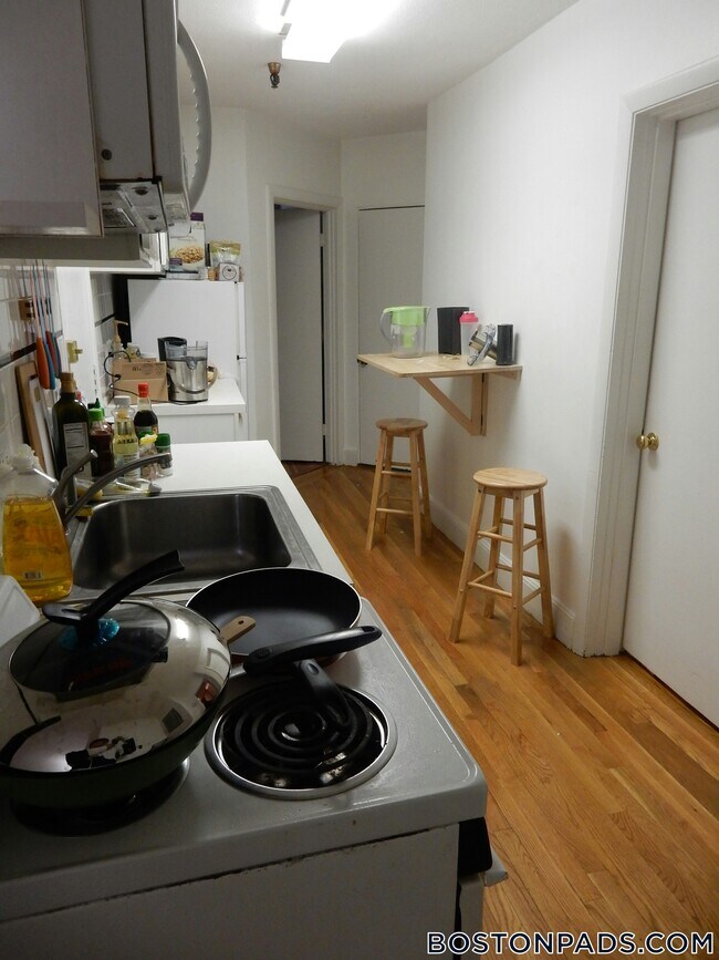 Foto del edificio - 45 Westland Ave