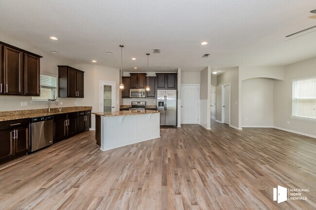 Building Photo - 599 Drysdale Dr
