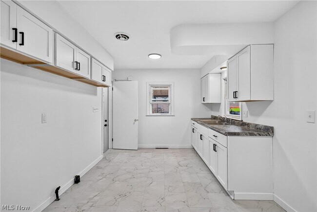 Foto del edificio - 4916 Southern Blvd