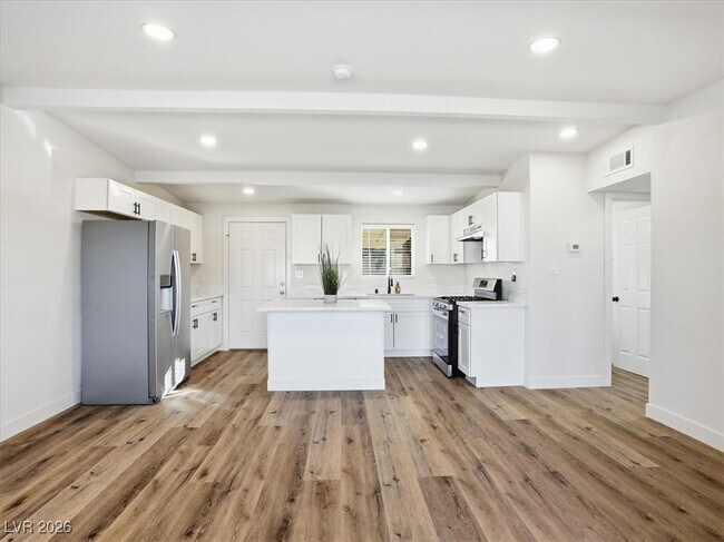 Foto del edificio - 608 Stanford St