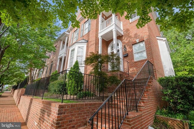 Building Photo - 508 S Fayette St