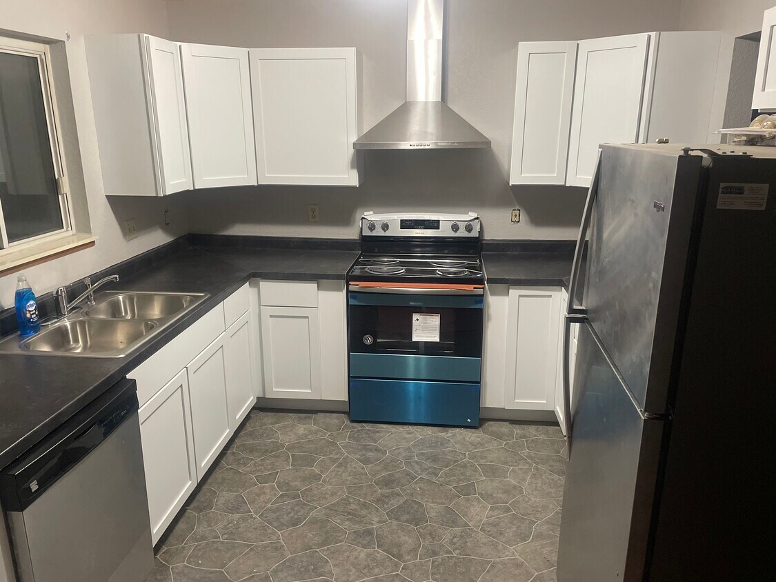 Primary Photo - 5734 Ryewyck Dr