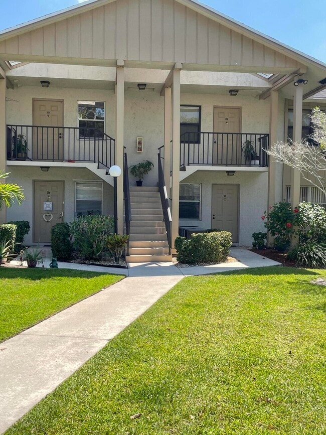 Building Photo - 3031 SE Aster Ln