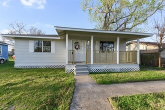 Building Photo - 986 Dewalt St