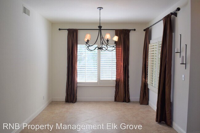 Building Photo - 3 br, 2.5 bath House - 9456 Cedarview Way