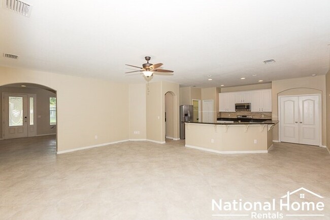 Building Photo - Marvelous Home in Spring Hill, Florida!