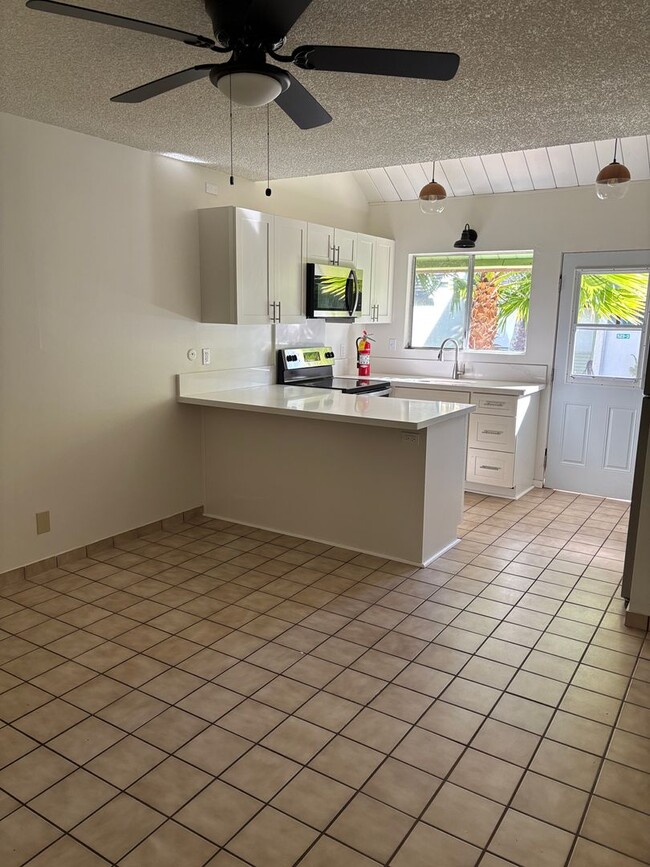 Foto del edificio - Hawaii Kai - The Village Green - 3 Bdrm/2 Bath/2 Prkg - $3,400