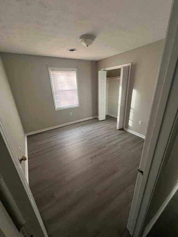 Foto del edificio - 107 Molloy Ct