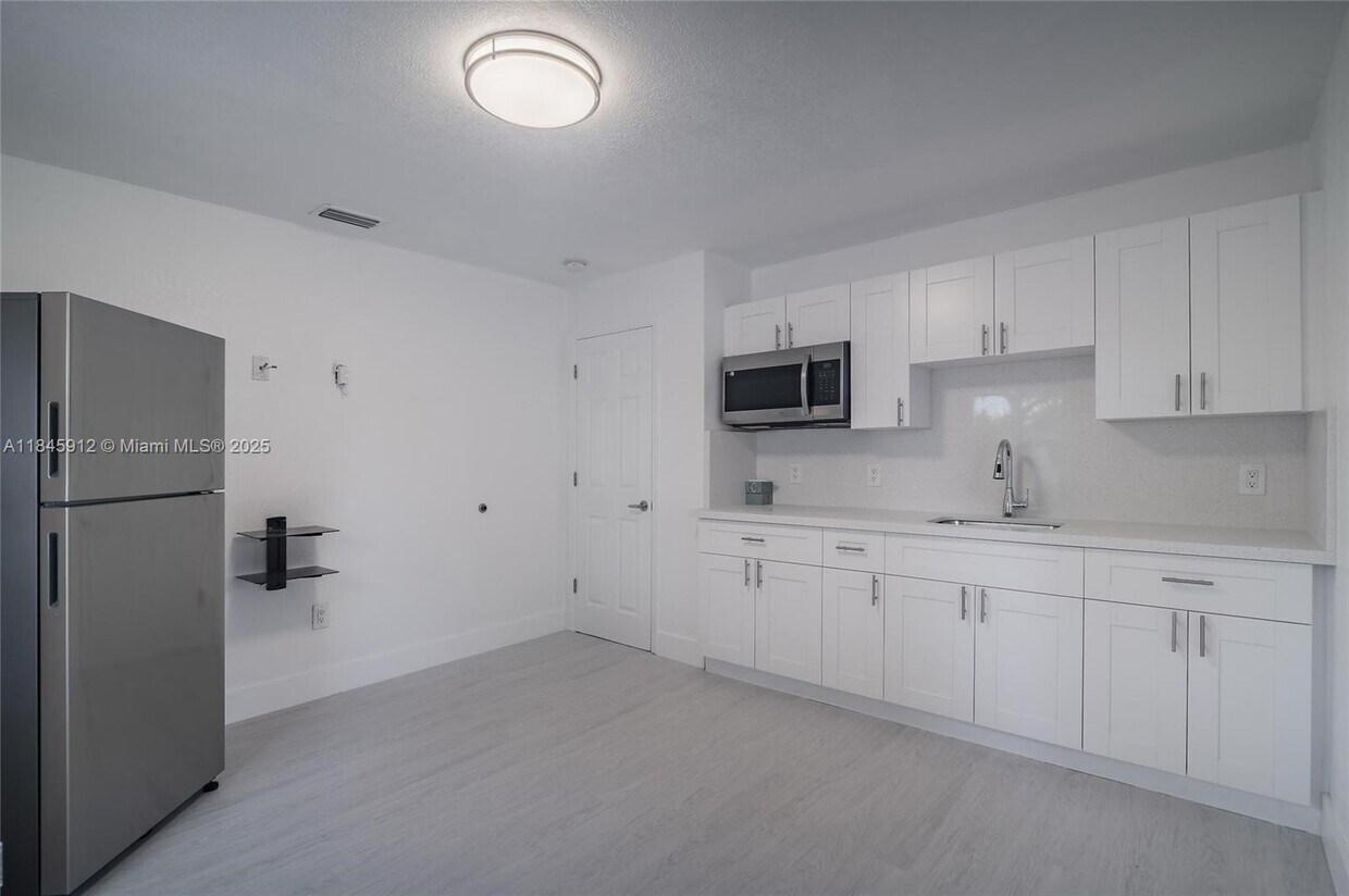 Foto principal - 595 NW 139th Terrace