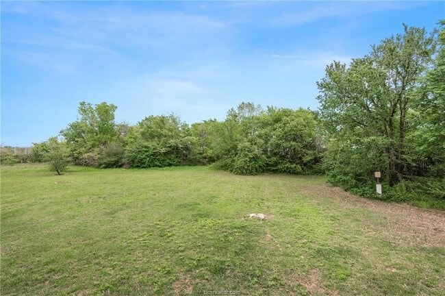 Building Photo - 2845 Oakside Dr