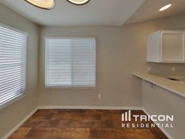 Foto del edificio - 8517 W Lewis Ave