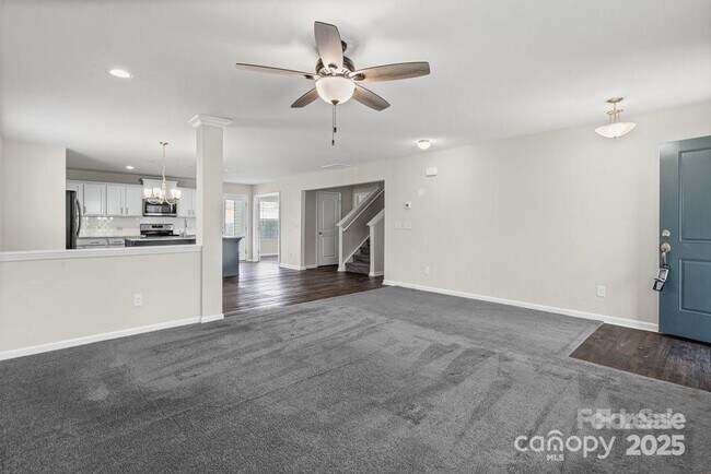 Foto del edificio - 134 Clove Hitch Dr