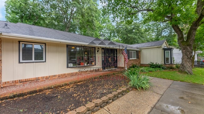 Building Photo - 3520 Algonquin Dr