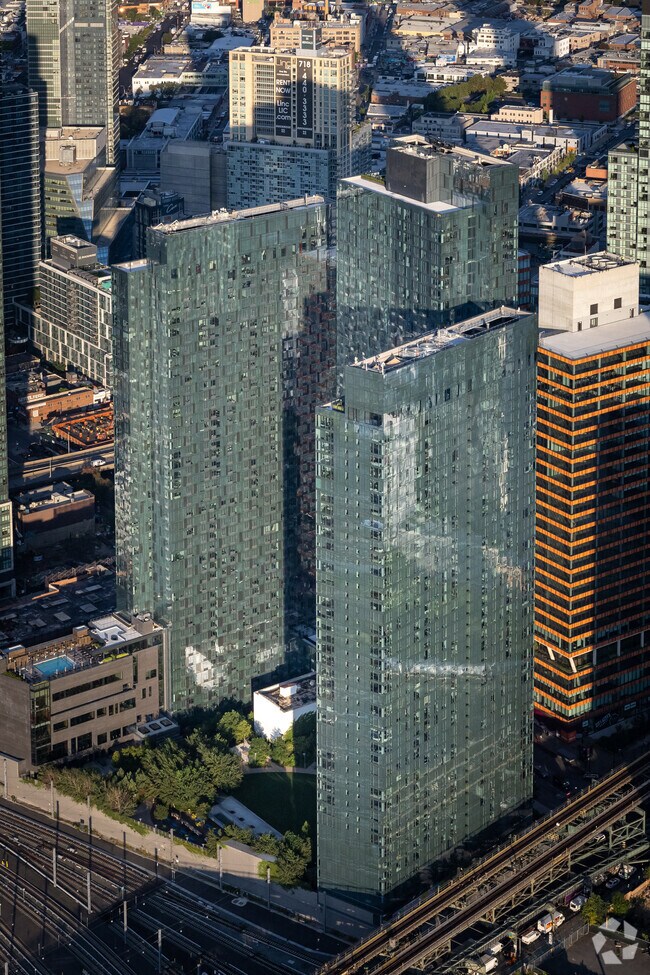 2 Jackson Park Apartments in Long Island City, NY