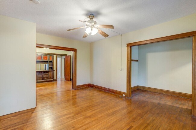 Foto del edificio - 712 W 28th St