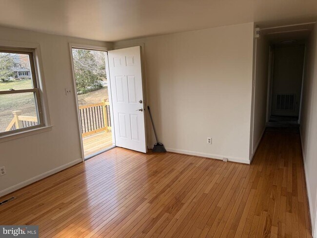 Foto del edificio - 7285 Clyde Jones Rd